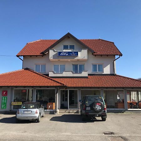 Sobe Sky Hotel Fužine Eksteriør billede